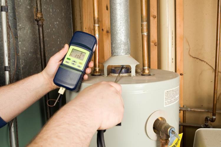 water heater fixing plumber
